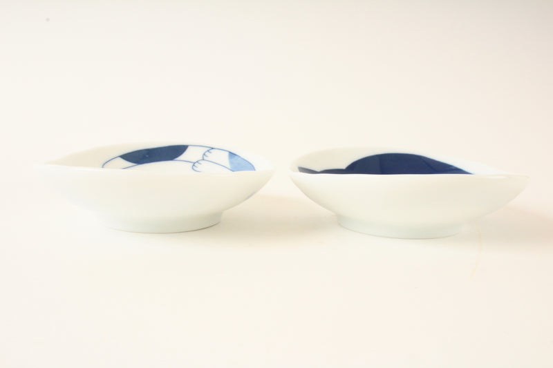 Mino ware Japanese Ceramics Set of two small oval deep plates with two different cat designs(Tuxedo,Calico)