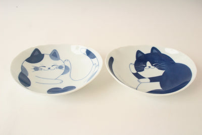 Mino ware Japanese Ceramics Set of two medium oval deep plates with two different cat designs(Tuxedo,Calico)