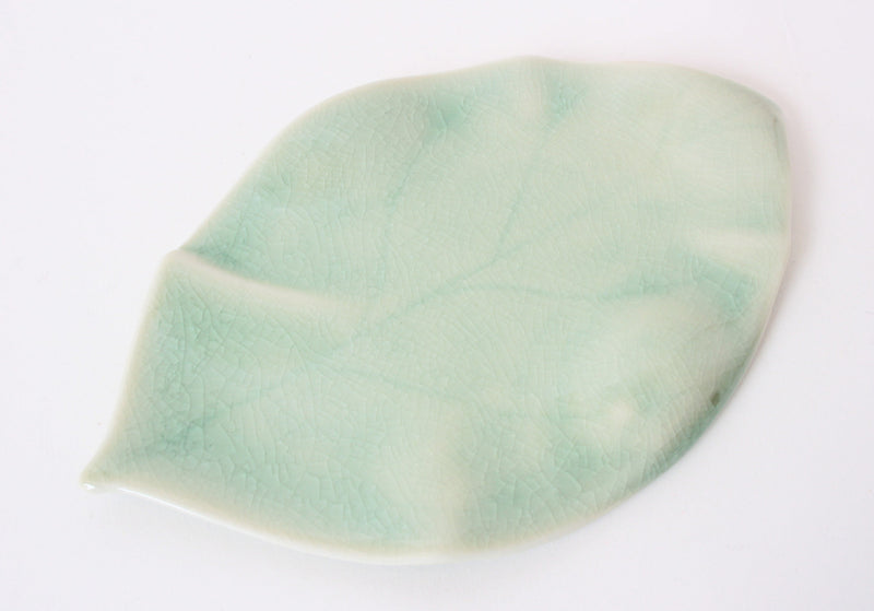 Mino ware Japanese Ceramics Leaf Shaped Plate Tea Green Color made in Japan
