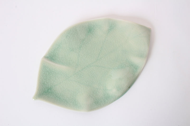 Mino ware Japanese Ceramics Leaf Shaped Plate Tea Green Color made in Japan