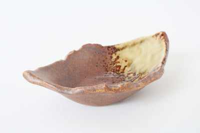 Mino ware Japanese Ceramics Leaf Shaped Small Bowl Brown Accented With Yellow