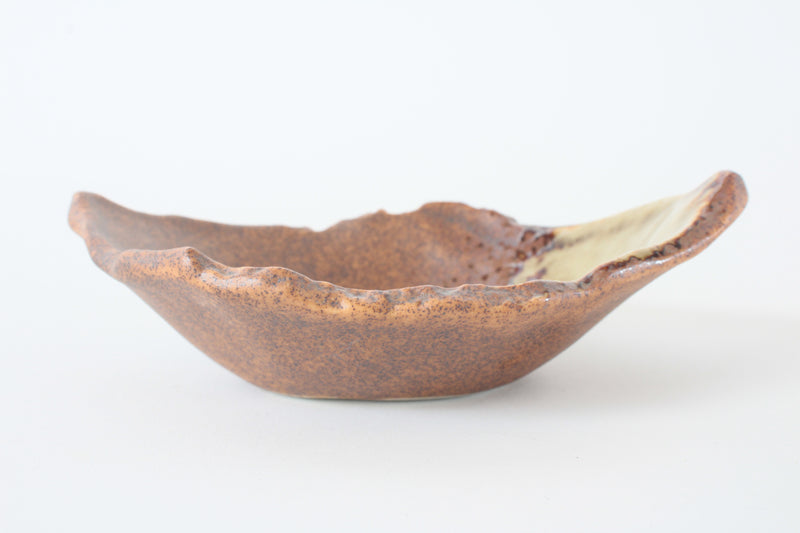 Mino ware Japanese Ceramics Leaf Shaped Small Bowl Brown Accented With Yellow