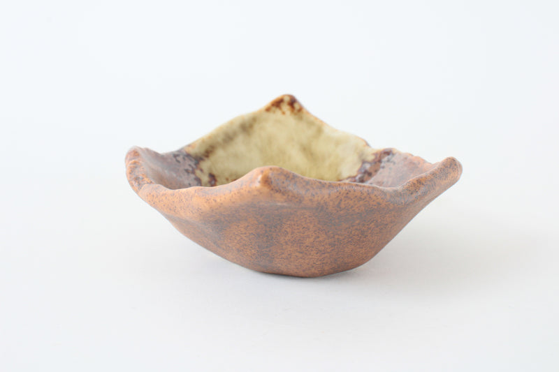 Mino ware Japanese Ceramics Leaf Shaped Small Bowl Brown Accented With Yellow