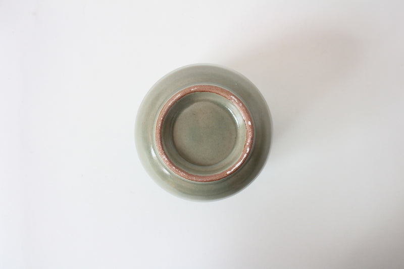 Mino ware Japanese Sushi Yunomi Chawan Tea Cup Emerald Green Glaze on Beige