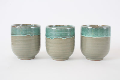 Mino ware Japanese Sushi Yunomi Chawan Tea Cup Emerald Green Glaze on Beige
