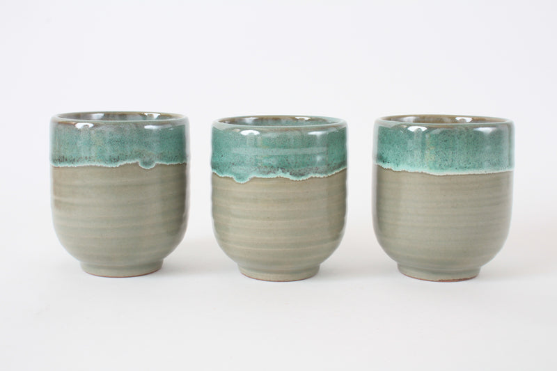 Mino ware Japanese Sushi Yunomi Chawan Tea Cup Emerald Green Glaze on Beige