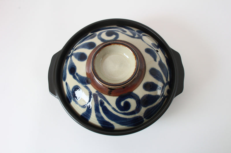 Mino ware Japanese Pottery Clay Pot Donabe (8.5inch) Karakusa Blue Lid, Black pot, Made in Japan