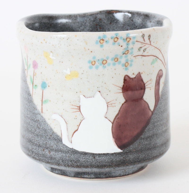 Kutani ware Japanese Ceramic Yunomi Chawan Tea Cup White and Brown Cats Made in Japan