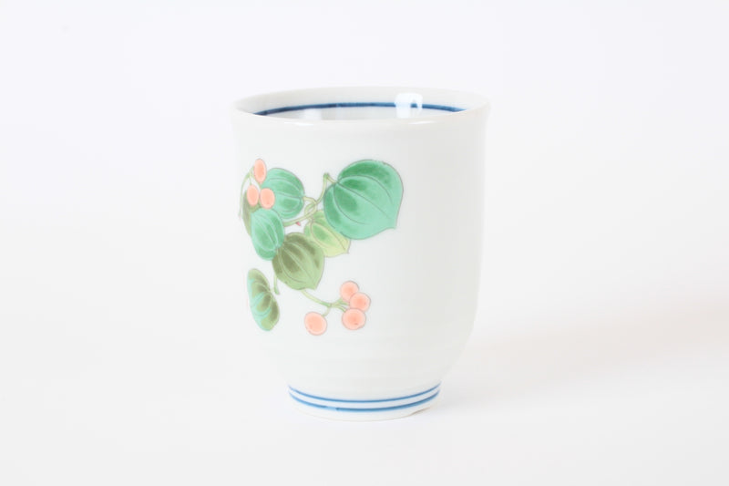 Kutani ware Japanese Ceramic Yunomi Chawan Tea Cup Smilax China Flower in Japan