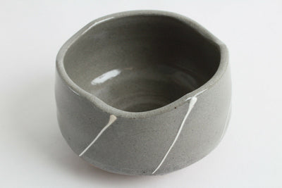 Mino ware Japan Pottery Tea Ceremony Matcha Bowl Crackled Gray w/ White Lines