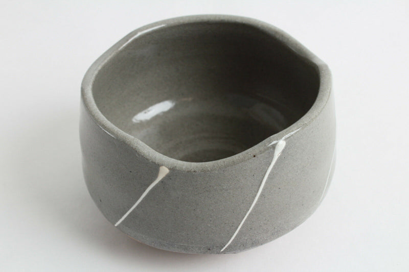 Mino ware Japan Pottery Tea Ceremony Matcha Bowl Crackled Gray w/ White Lines