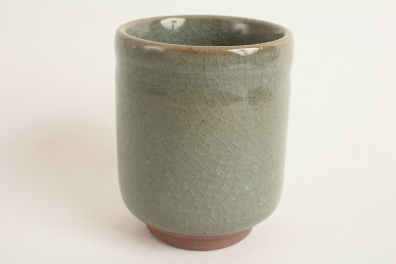 Mino ware Japan Pottery Yunomi Chawan Tea Cup Sage Green Crackled Gloss