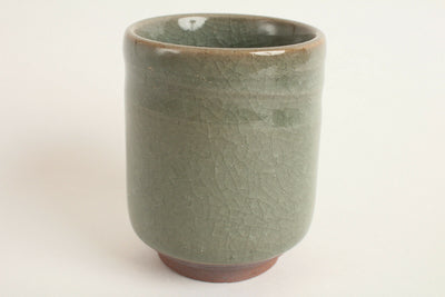 Mino ware Japan Pottery Yunomi Chawan Tea Cup Sage Green Crackled Gloss