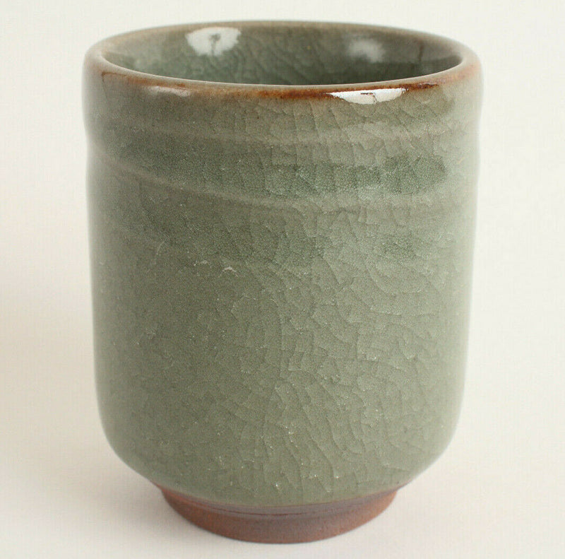 Mino ware Japan Pottery Yunomi Chawan Tea Cup Sage Green Crackled Gloss