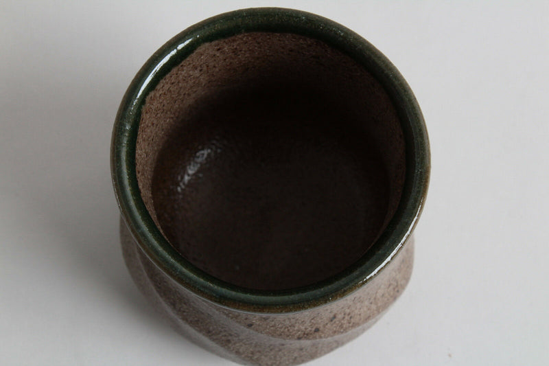 Mino ware Japanese Sushi Yunomi Chawan Tea Cup Twisted Beige w/ Green edge