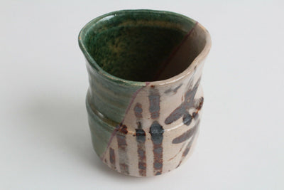 Mino ware Japan Pottery Yunomi Chawan Tea Cup Oribe Green & Beige Seizangama