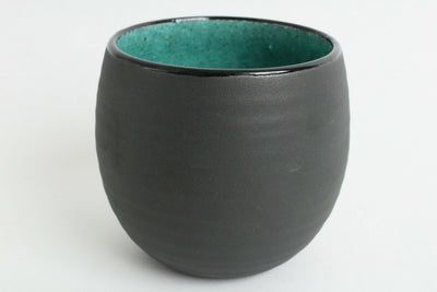 Mino ware Japanese Pottery Yunomi Chawan Chubby Tea/Rock Cup Matte Black & Green