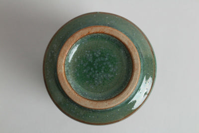 Mino ware Japanese Pottery Yunomi Chawan Tea Cup Fern Green w/Brown Glaze Stripe