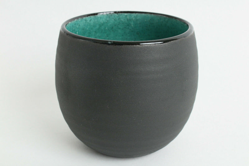 Mino ware Japanese Pottery Yunomi Chawan Chubby Tea/Rock Cup Matte Black & Green