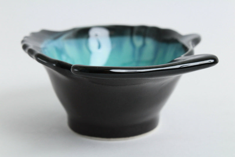 Mino ware Japanese Pottery Mini Bowl Fish Shape Blue Inner Crackled Glaze Black