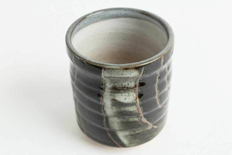 Mino ware Japanese Pottery Yunomi Chawan Tea Cup Glossy Black w/ Winding lines