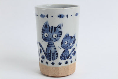 Mino ware Japanese Yunomi Chawan Long Tea Cup Cat Family White made in Japan