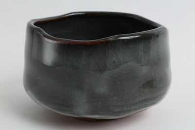 Mino ware Japanese Pottery Tea Ceremony Matcha Bowl Charcoal Gray Crackled