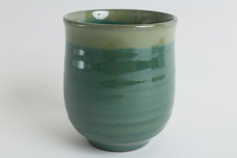 Mino ware Japanese Pottery Yunomi Chawan Tea Cup Hiwanagashi Green w/ White Edge
